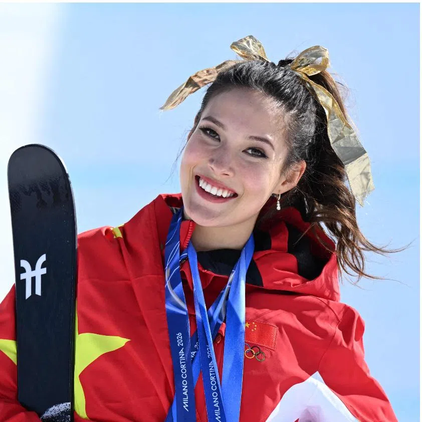 The parallels between Eileen Gu (right) and Alysa Liu are uncanny.