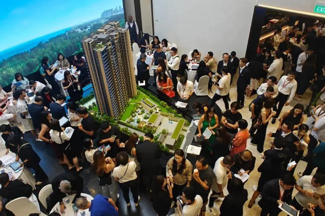 The private launch of the 226-unit Meyer Blue saw a robust take up of over 50%, with 114 units sold, achieving an average selling price of $ 3,260 psf, including the only two penthouses.