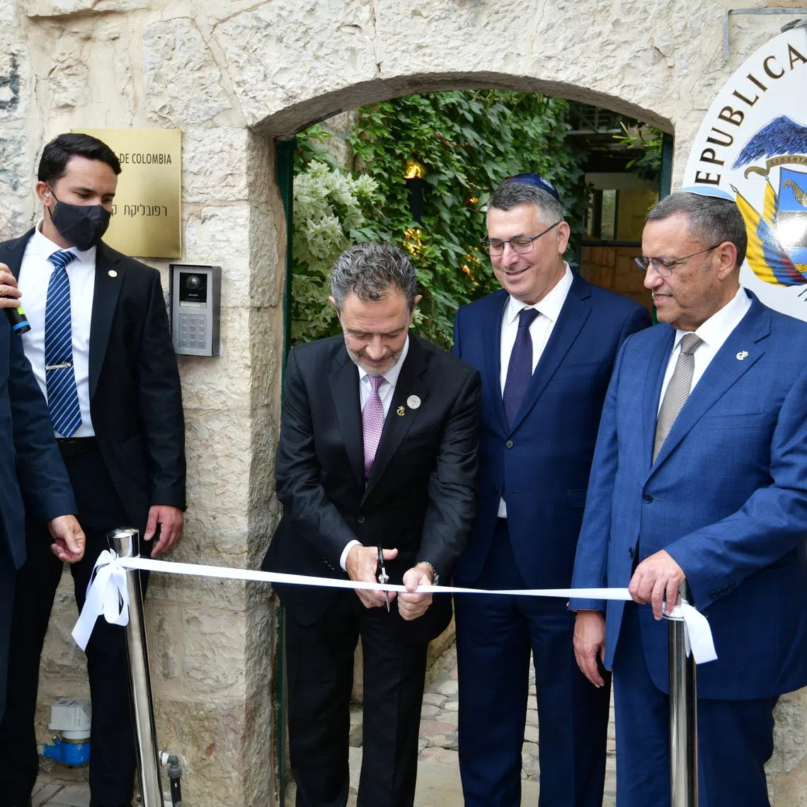 Colombian Foreign Minister Omar Bula cuts a ribbon as Israeli Foreign Minister Gideon Saar stands by  during the opening of Colombia's embassy in Jerusalem, October 14, 2026. Rafi Ben Hakoon, GPO/Handout via REUTERS