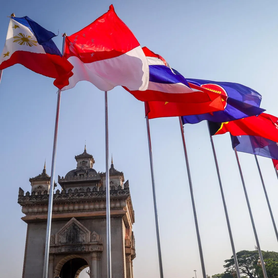 CMG20241008-YeapCTOA/黄小芳/OA trip: Prime Minister’s Visit to Lao PDR and ASEAN Summit [Laos]

Caption: 
Country flags seen on the streets of Vientiane, Laos taken on 8 Oct 2024 ahead of the 44th and 45th ASEAN Summits and Related Summits that will be held on 9 Oct 2024.