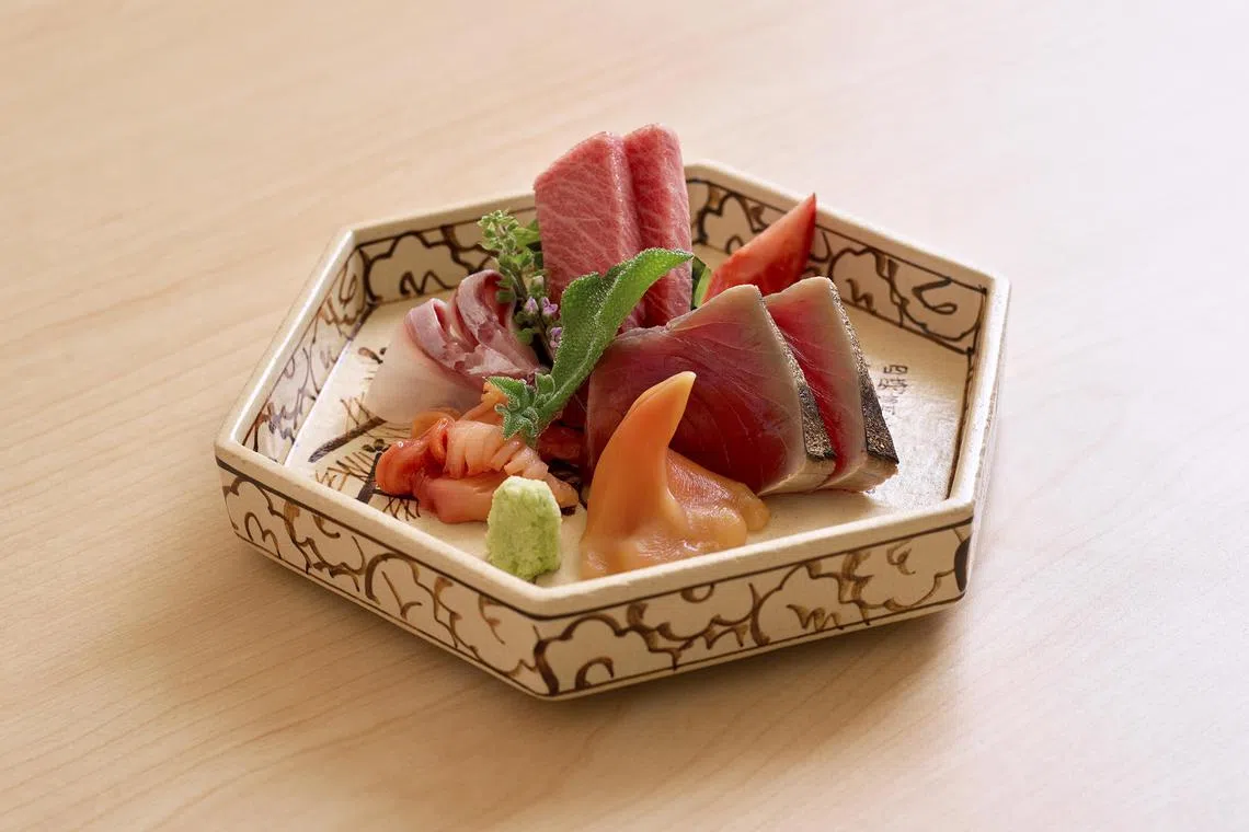 ayraw25 - Sushi Kimura-sashimi



Credit: Sushi Kimura