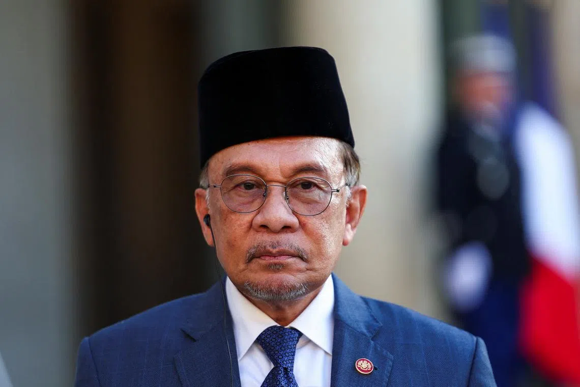 Malaysian Cabinet agrees to PM’s 10-year, 2-term limit, says law minister