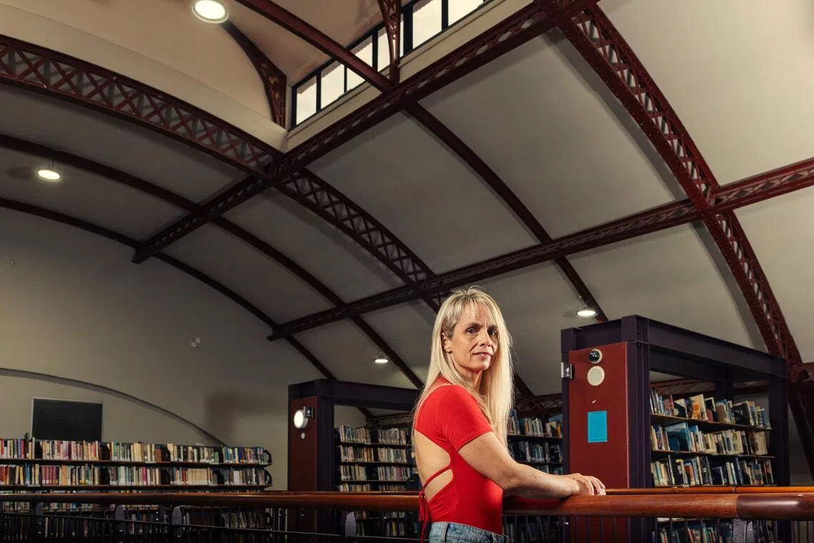 South African writer Coral Hart, who uses a pseudonym to protect her real name, has become the symbol of artificial intelligence’s arrival in publishing.