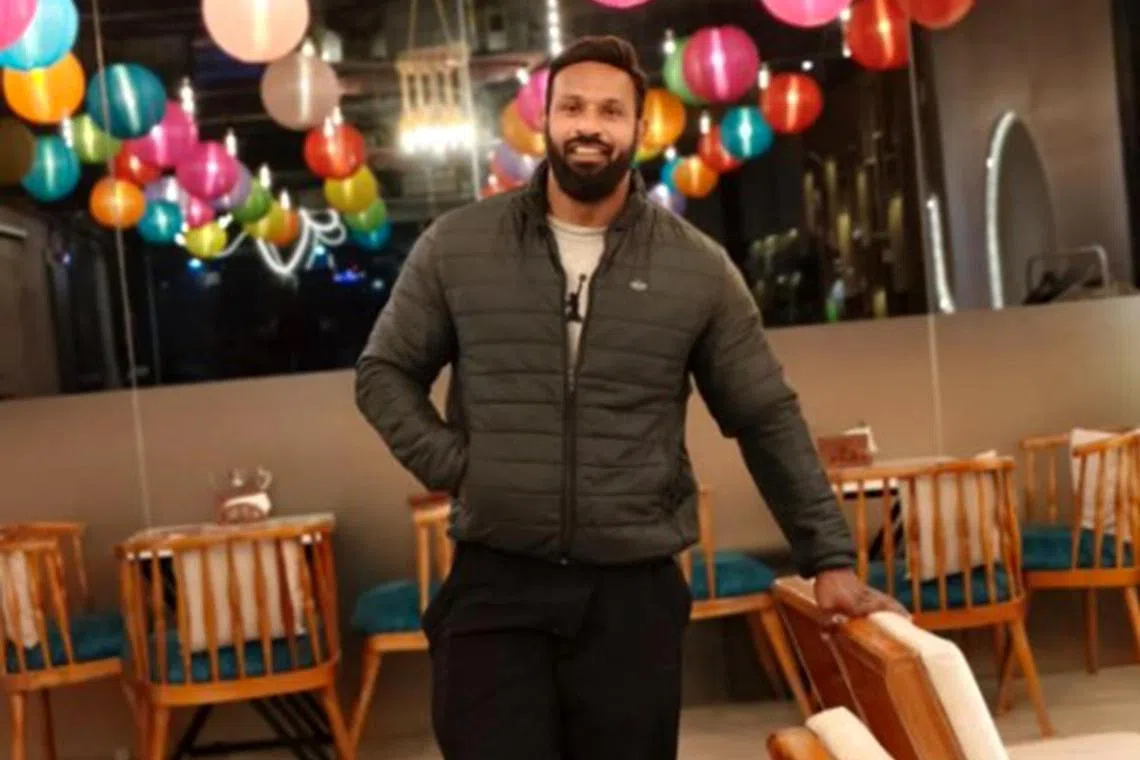 Gym instructor Deepak Kumar has become a hero in India after standing up for a bullied Muslim shopkeeper.