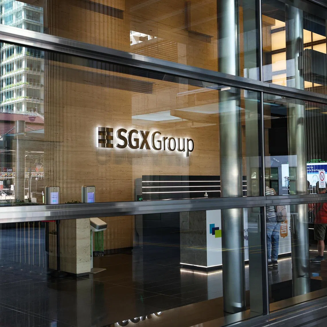 Across the broader market, losers outnumbered gainers 271 to 244 on Tuesday, after 1.4 billion securities worth $1.2 billion changed hands.  