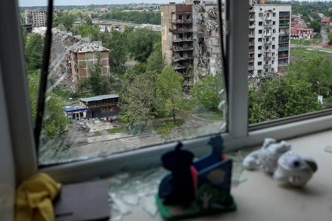 FILE PHOTO: A view shows apartment buildings hit by Russian military strikes in the front line town of Pokrovsk, amid Russia's attack on Ukraine, in Donetsk region, Ukraine May 21, 2025. REUTERS/Anatolii Stepanov/File Photo