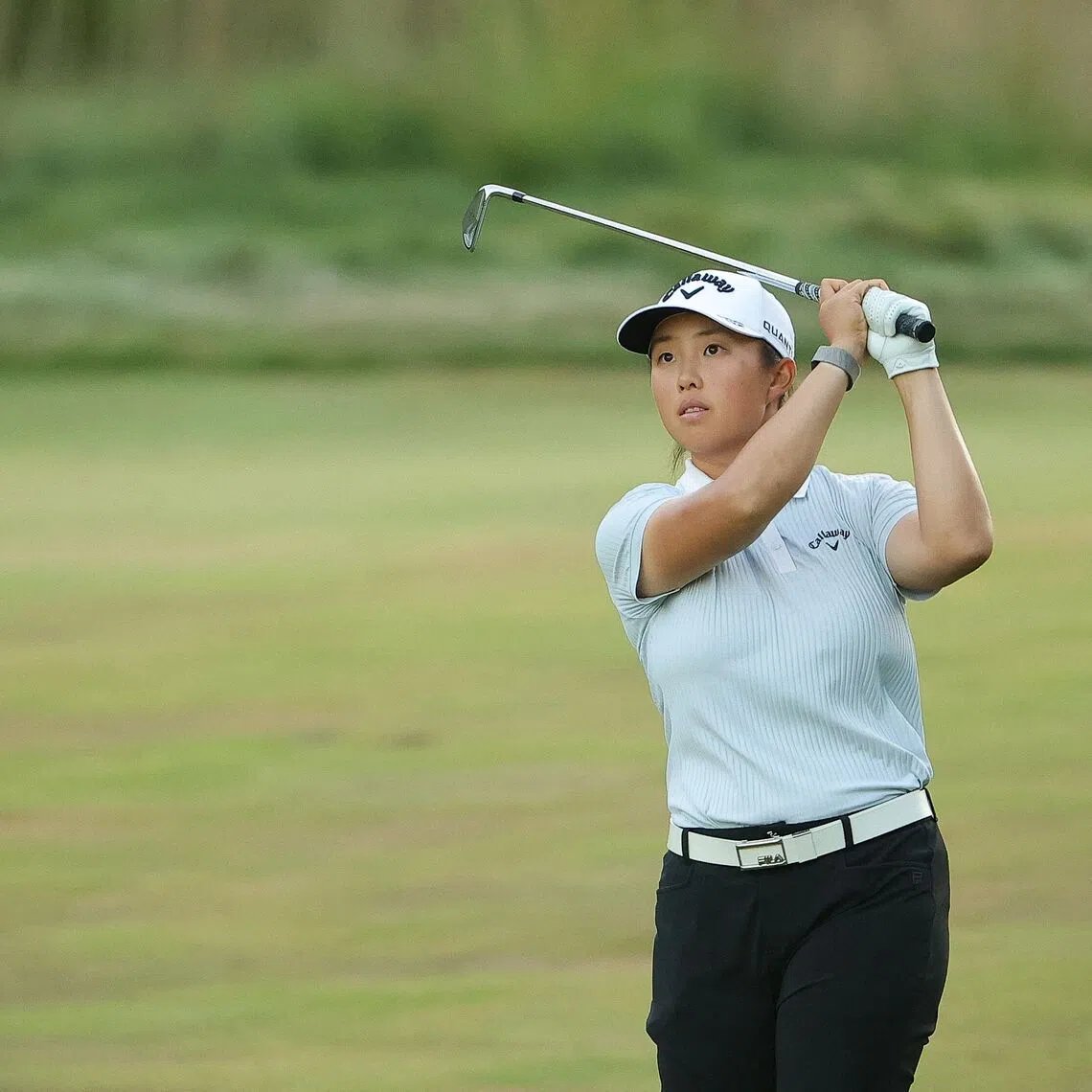 Yin Ruoning leads the FM Championship by one stroke.