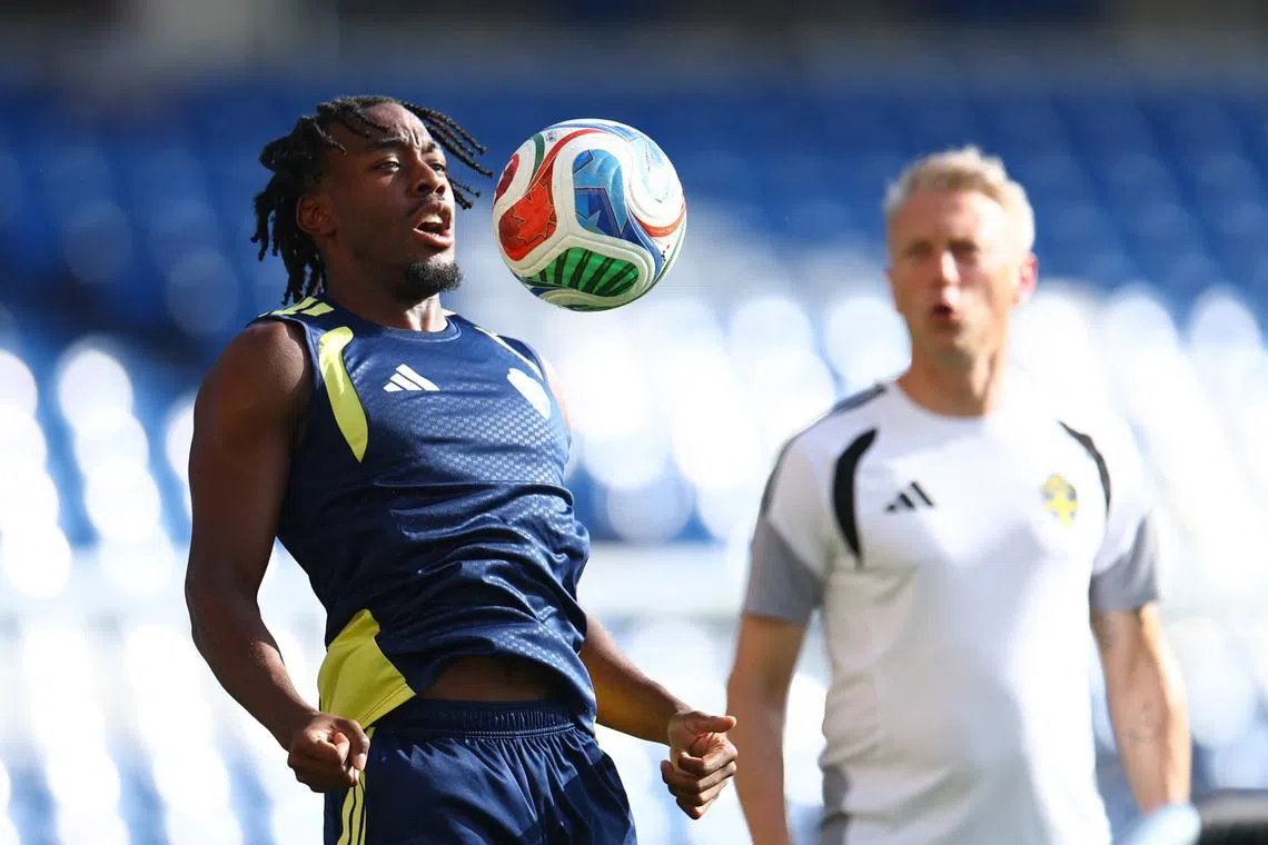 Soccer Football - FIFA World Cup 2026 - Sweden Training - FC Dallas Stadium, Frisco, Texas, U.S. - June 24, 2026 Sweden's Anthony Elanga during training REUTERS/Hannah Mckay