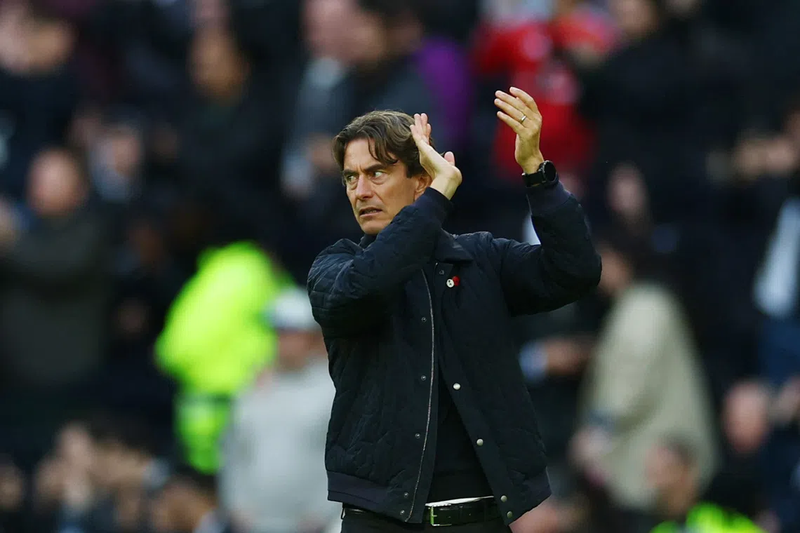 Soccer Football - Premier League - Tottenham Hotspur v Manchester United - Tottenham Hotspur Stadium, London, Britain - November 8, 2025 Tottenham Hotspur manager Thomas Frank applauds fans after the match REUTERS/Matthew Childs