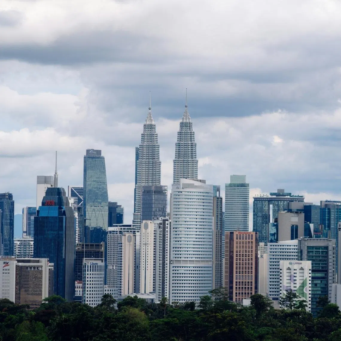 Institutions must ensure there is an adequate supply of clean drinking water and encourage students to bring their own water.