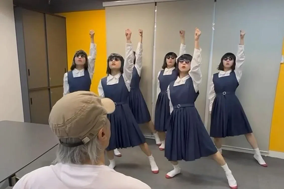 Stephen Chow shared a video of himself with Avantgardey on social media on June 22.