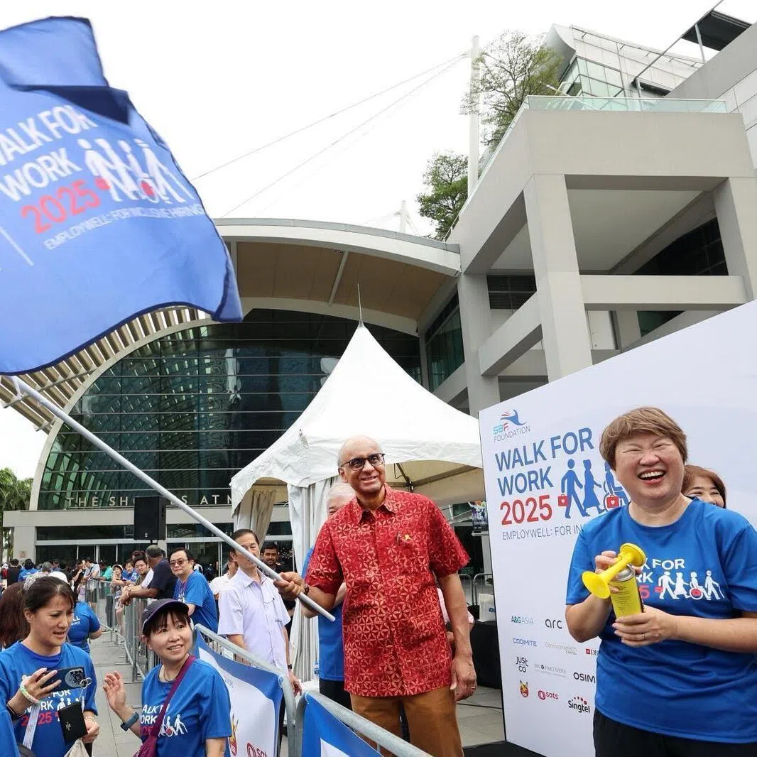 pixsbf09// President Tharman flagging off EmployWell - Walk for Work 2025 at Marina Bay Sands, where more than 1000 business leaders and employees participated in 4-km charity walk around Marina Bay and raised more than SGD 1.45 million for inclusive employment.
With him were Ms Jean Tan, CEO of SBF Foundation, (left to right), Mr Teo Siong Seng, Chairman of SBF, and Ms Janet Ang, Chairman of SBF Foundation and Mr Suhaimi Bin Zainul Abidin, Board of Director of SBF Foundation, Mr Kok Ping Soon, CEO of SBF.