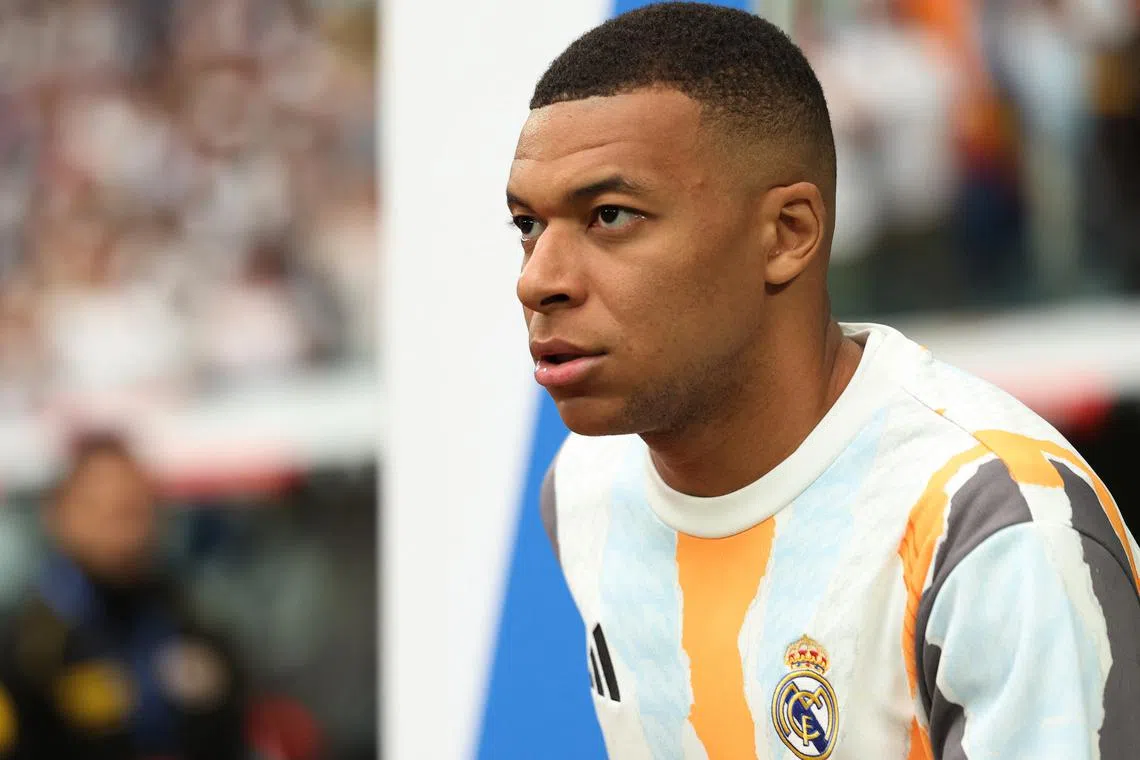 FILE PHOTO: Soccer Football - LaLiga - Real Madrid v Real Sociedad - Santiago Bernabeu, Madrid, Spain - May 24, 2025 Real Madrid's Kylian Mbappe during the warm up before the match REUTERS/Isabel Infantes/File Photo