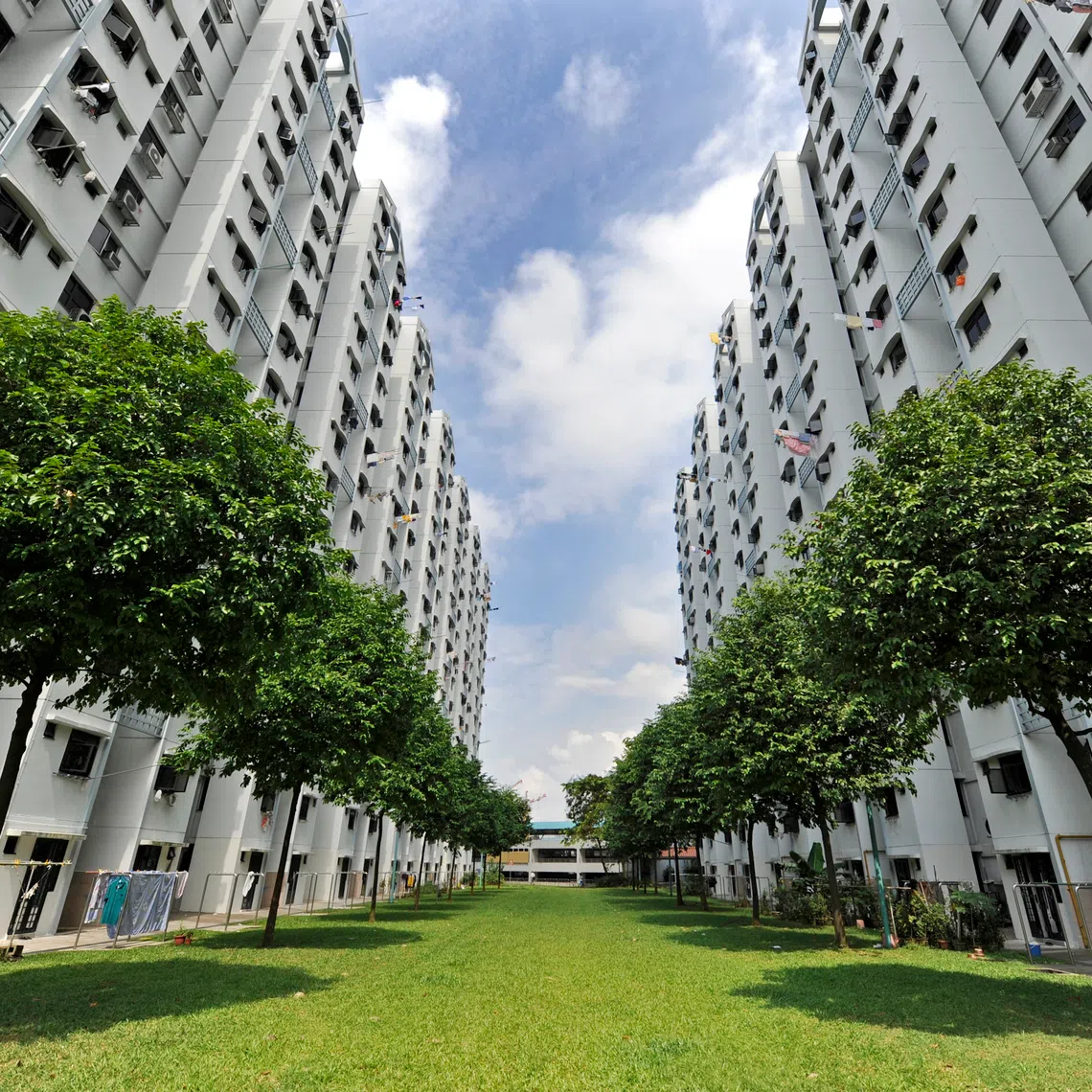 Blocks 81 (left) and 82 (right) Commonwealth Close are among the HDB blocks with the oldest leases. Their 99-year leases began on Jan 1, 1967, which means they have about 40 years left to go.