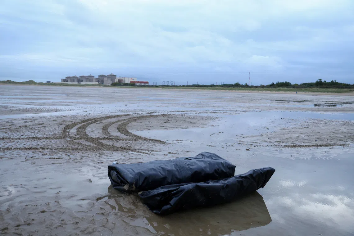 Child and two women die on migrant dinghy off French coast