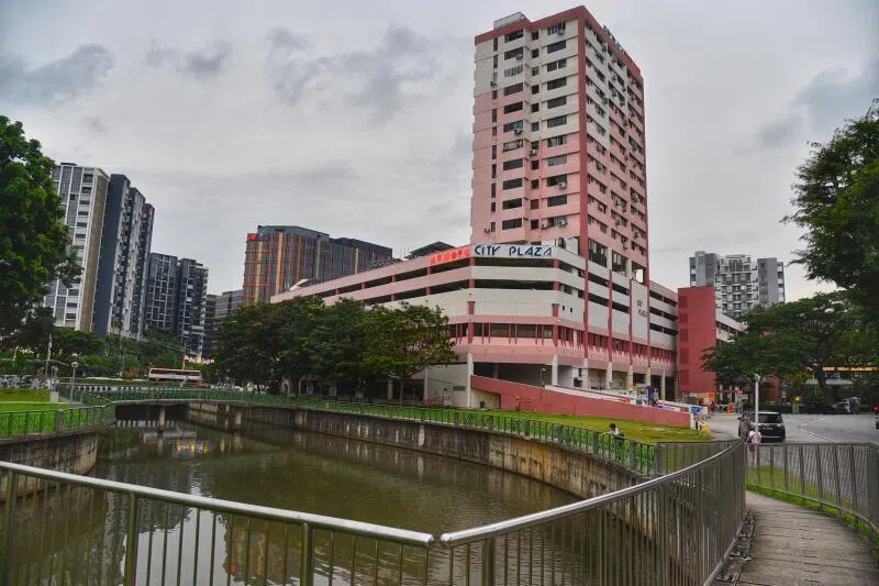 Zoned for commercial use, City Plaza sits on a 13,146 sq m site, with gross floor area of 33,781 sq m..