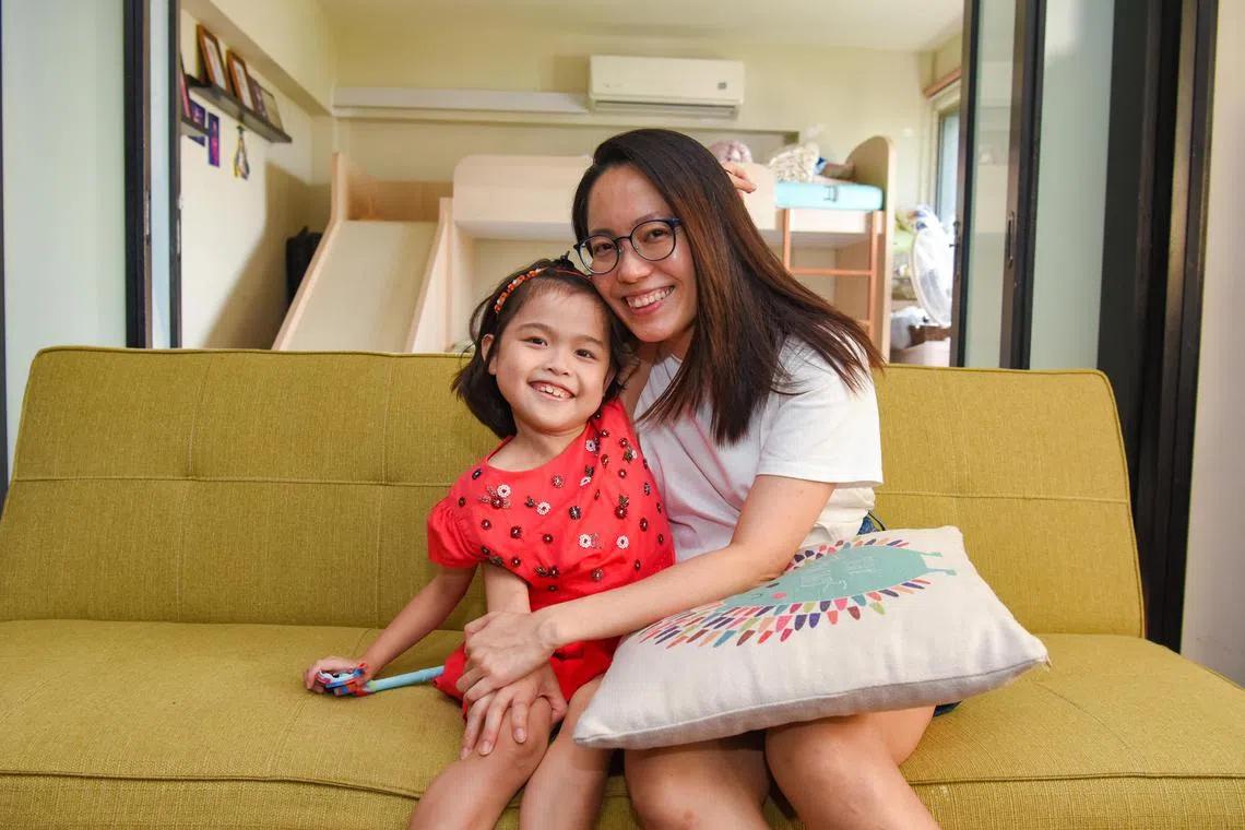 ST20230523_202355786280-Eugene Tan- Venessa Lee-vlkidney/

(from left) Hannah Phoa, 8, who had a rare kidney disorder and her mother who donated her liver, Leong Wei Yee, 39, on May 23, 2023./

(ST PHOTO: EUGENE TAN)