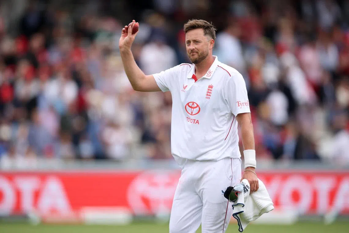 Robinson helps put England on top in first test agianst New Zealand