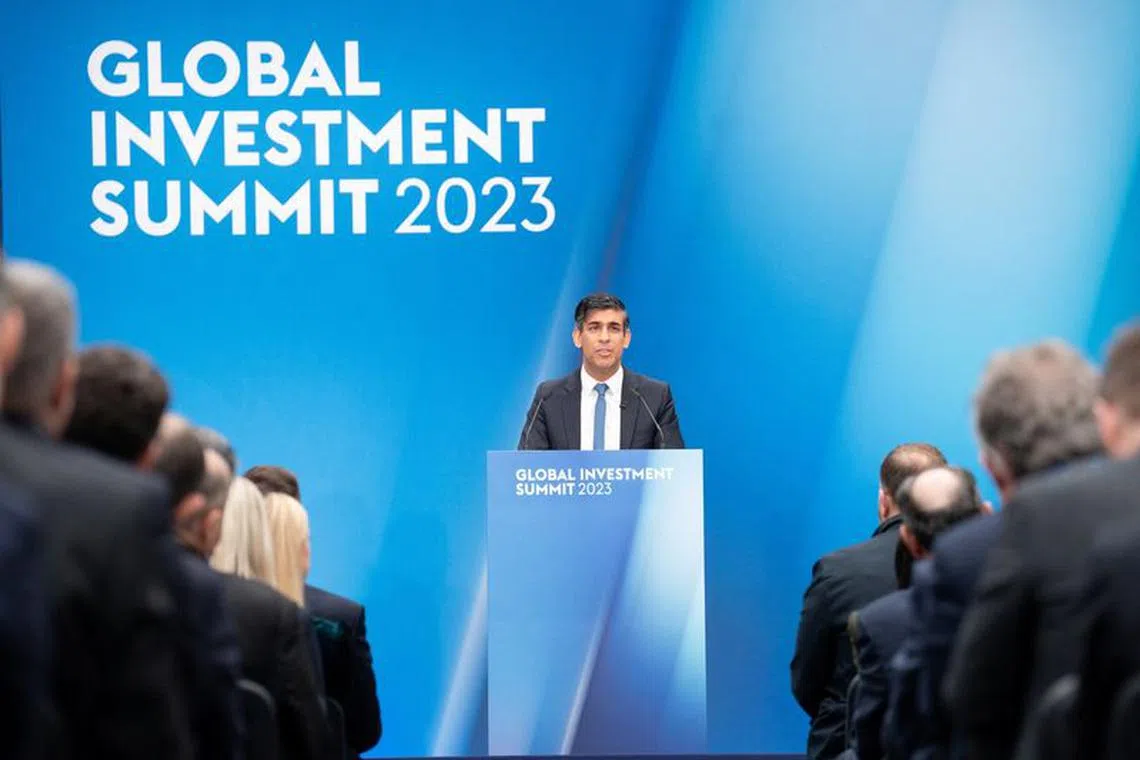 British Prime Minister Rishi Sunak delivers the keynote speech at the Global Investment Summit at Hampton Court Palace, in East Molesey, Surrey, Britain November 27, 2023. Hosted by British PM Rishi Sunak and the Business Secretary Kemi Badenoch, the event is designed to demonstrate and promote international investment opportunities across the UK. Stefan Rousseau/Pool via REUTERS/file photo