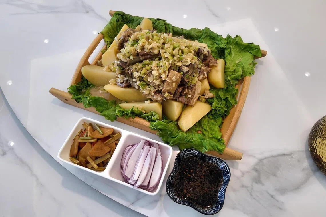 Hui cuisine commonly includes meats like mutton and beef.
