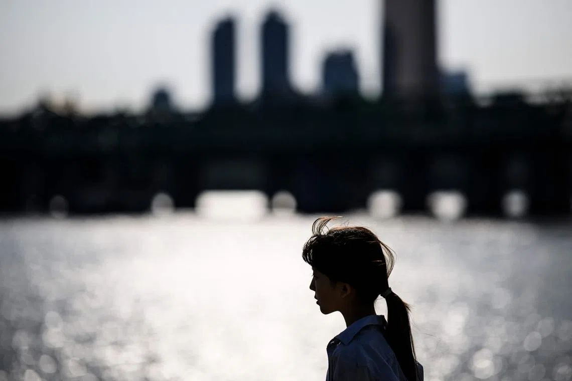 The number of Neet Koreans between the ages of 15 and 29 who were not actively seeking work stood at 443,000 in July, up 42,000 on-year.