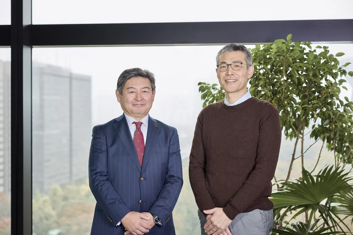 Sangetsu’s Wataru Tsunoda with Mr Shiro Kikuchi
