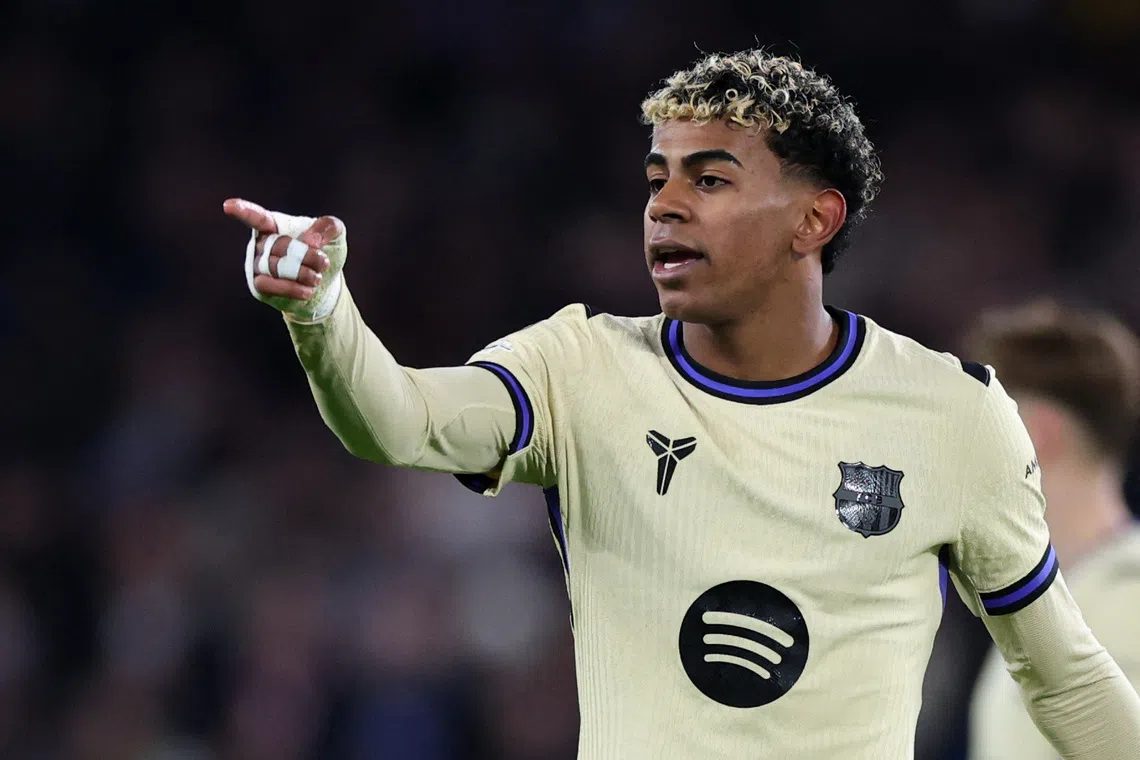 Estevao cracker for Chelsea leaves Yamal in shade