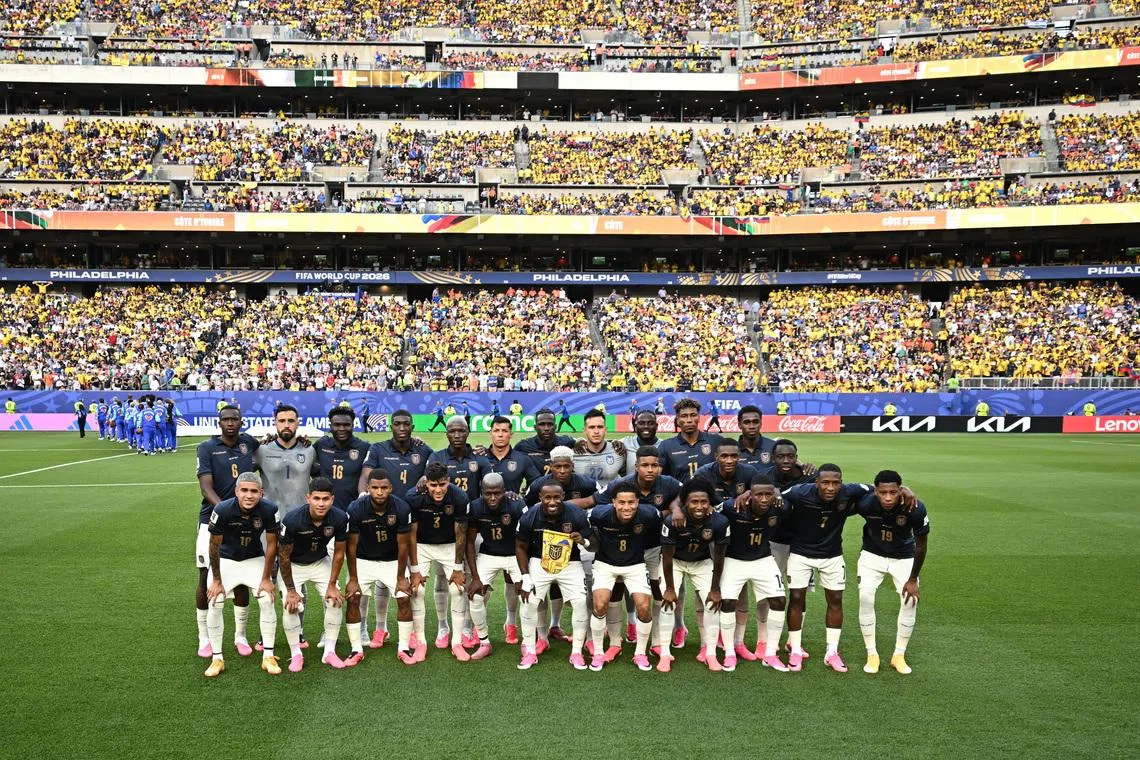 Soccer Football - FIFA World Cup 2026 - Group E - Ivory Coast v Ecuador - Philadelphia Stadium, Philadelphia, Pennsylvania, U.S. - June 14, 2026 Ecuador players pose for a team group photo before the match REUTERS/Dylan Martinez