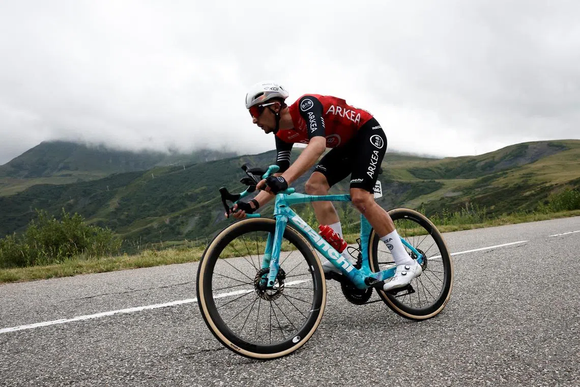 FILE PHOTO: Cycling - Tour de France - Stage 18 - Vif to Courchevel Col de la Loze - Vif, France - July 24, 2025 Arkea - B&B Hotels' Kevin Vauquelin in action during stage 18 REUTERS/Benoit Tessier/File Photo