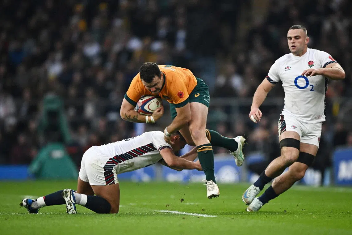 A rugby international match between England and Australia.