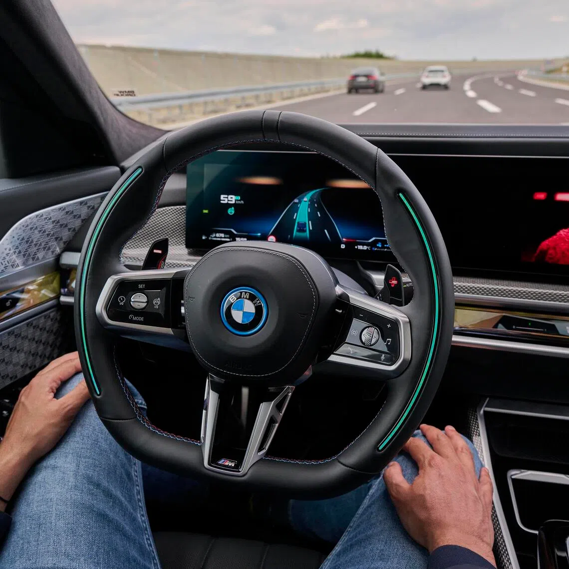 Level 3 autonomous driving allows drivers to take their eyes off when active. 