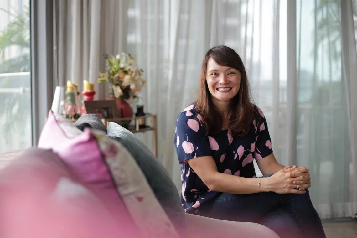 ST20220930_202208295468: Gin Tay/ pamoney/ Prisca Ang 
Profile of Ms Samantha Horton, chief business officer at digital investment platform Syfe at her River Valley home on Sep 30, 2022.
(Me & My Money with Ms Samantha Horton, chief business officer at digital investment platform Syfe. )