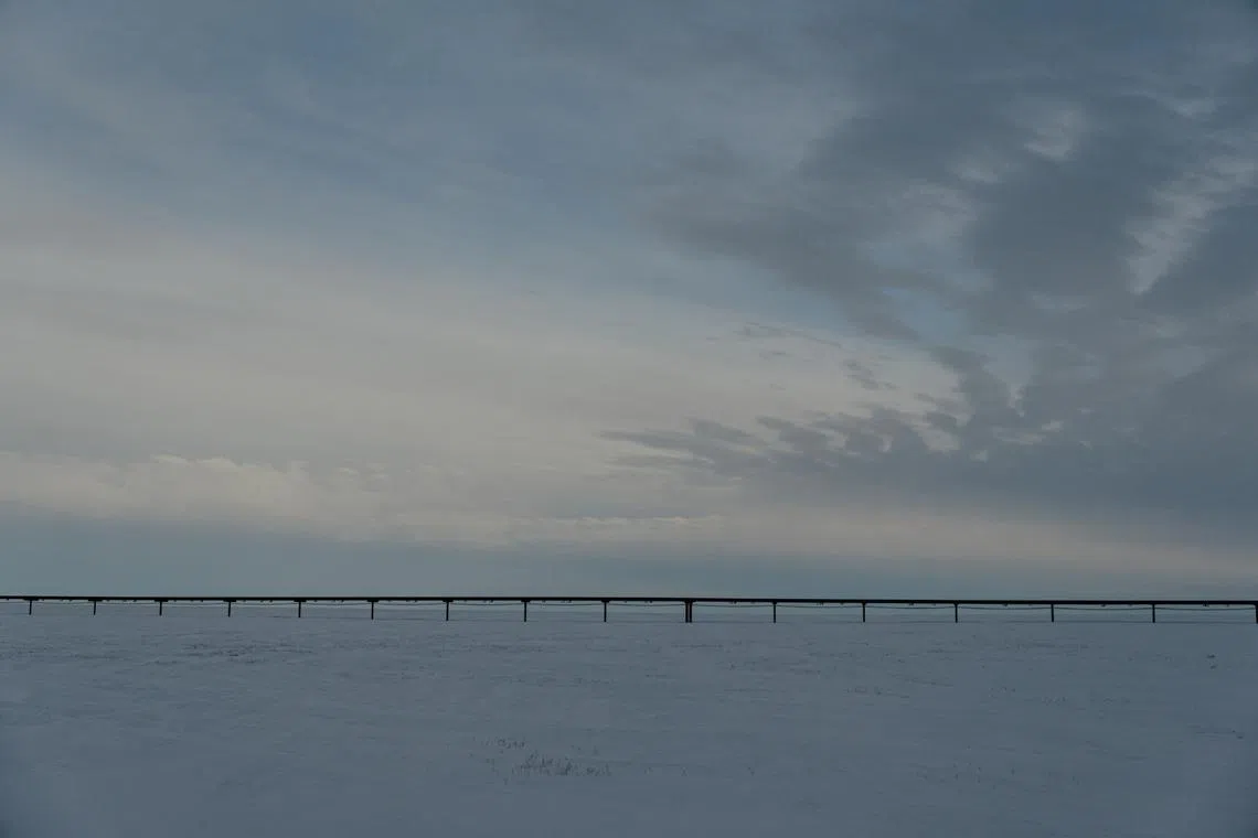 The officials want to transport gas south from Alaska’s pipeline to be shipped as liquefied natural gas to Japan, South Korea and Taiwan.