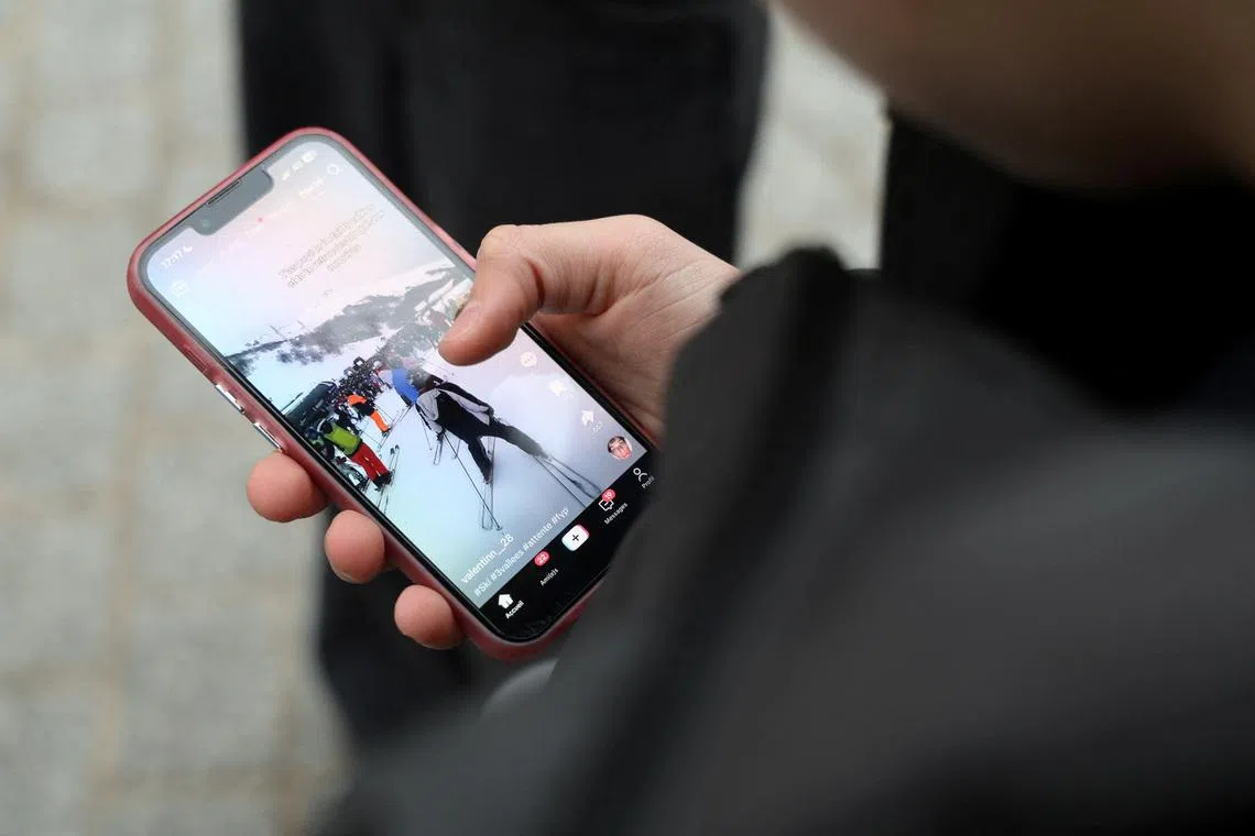 The report found a stark gap between how students perceive their own smartphone use and how their parents assess it.