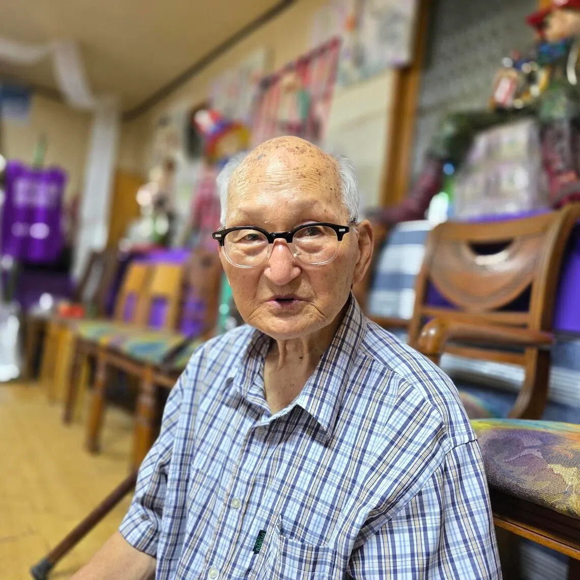 wtsoldier - Mr Ahn Hak-sop, 95, is a former North Korean soldier who spent more than 42 years in prison and bears hope of returning to North Korea to die and be buried there as he sees South Korea as a "colony of the United States". 

ST Photo: Wendy Teo