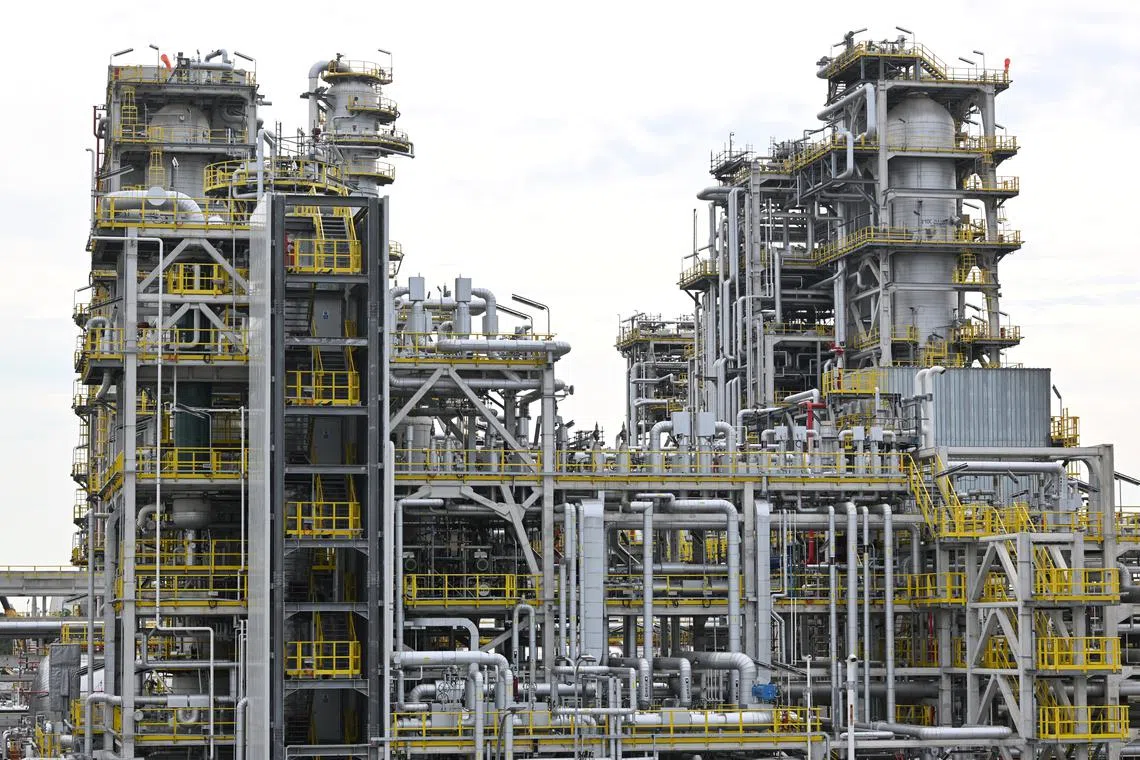 The refinery is now able to produce up to 1 million tons of sustainable aviation fuel each year.