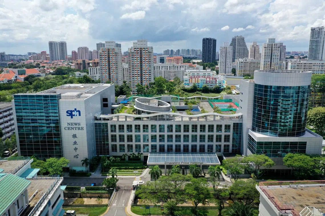 位于大巴窑北的新加坡报业控股总部报业中心外观。 The Singapore Press Holdings (SPH) News Centre building at Toa Payoh North.