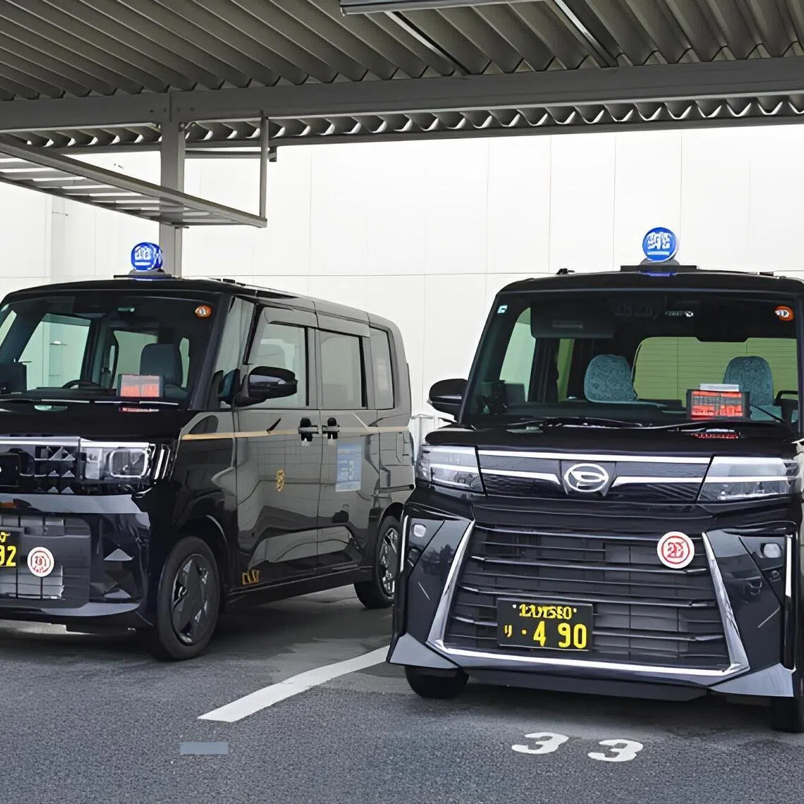 The first two mini taxis started operating on July 3 in Kitakyushu, Fukuoka prefecture.