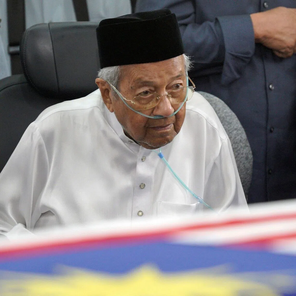 Former Malaysian prime minister Mahathir Mohamad also thanked those who helped with his wife’s funeral.