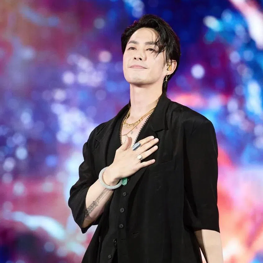 Taiwanese-American singer Van Ness Wu shared a photo of one hand clasping another on social media on June 29.