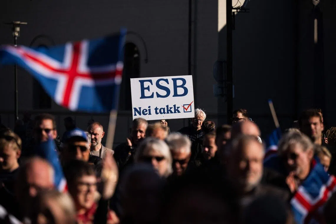 Iceland votes on whether to start EU membership talks