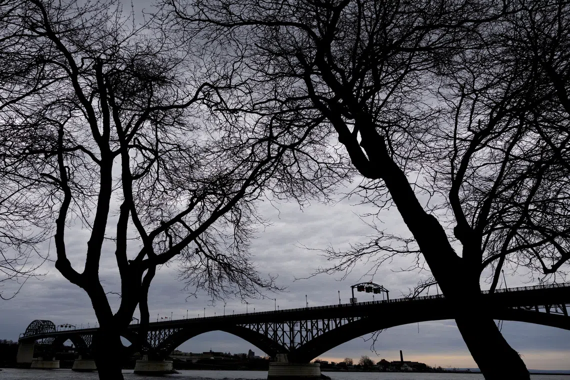 FILE PHOTO: A view of the Peace Bridge at the Canada-U.S. border crossing in Fort Erie Ontario, Canada April 2, 2025. REUTERS/Carlos Osorio/File Photo