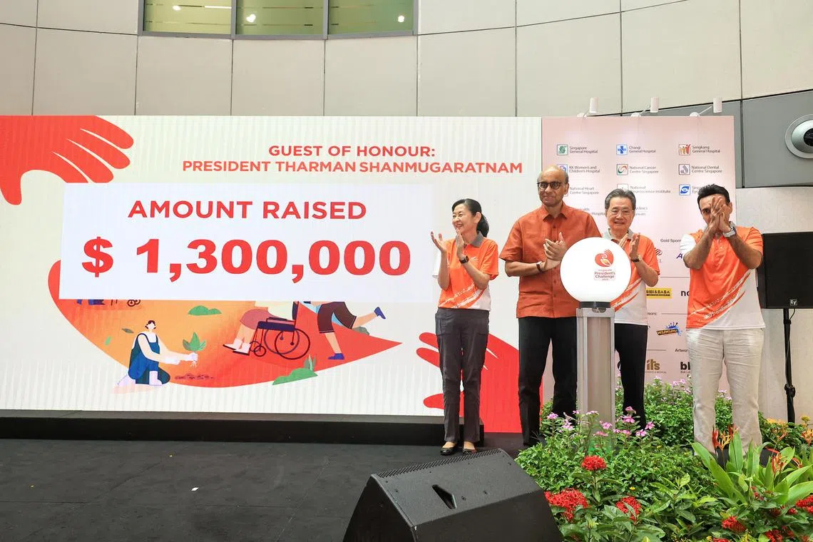 CMG20231021-NgohSB01/吴先邦/李庚洧/SingHealth President's Challenge 2023 Grand Finale Level 1, Atrium, Singapore National Eye Centre, [11 Third Hospital Avenue, Singapore 168751]President Tharman Shanmugaratnam unveiling the funds raised by SingHealth towards the President's Challenge 2023