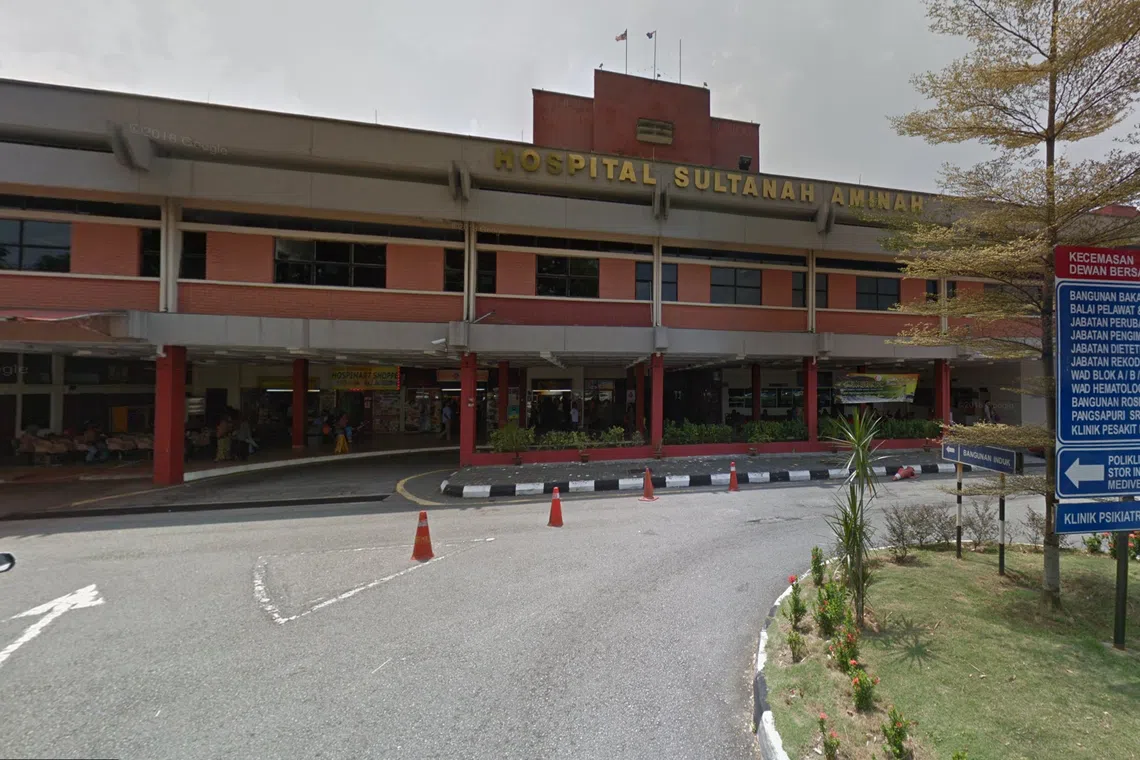 Four masked men armed with machetes had attempted to ambush a parked vehicle at a petrol station.