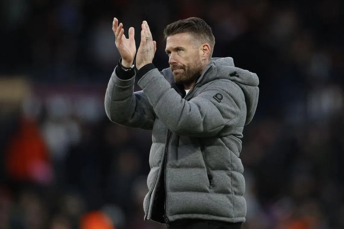 Soccer Football - FA Cup - Third Round - Luton Town v Bolton Wanderers - Kenilworth Road, Luton, Britain - January 7, 2024 Luton Town manager Rob Edwards applauds fans after the match Action Images via Reuters/Peter Cziborra/File Photo