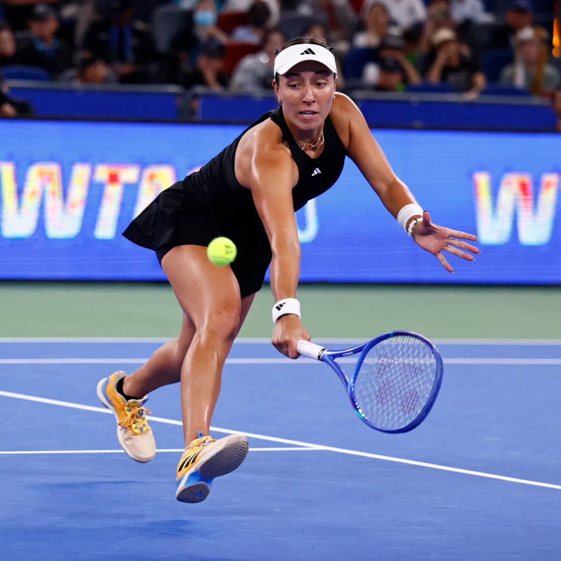 Tennis - WTA 1000 - Wuhan Open - Optics Valley International Tennis Center, Wuhan, China - October 11, 2025  Jessica Pegula of the U.S. in action during her semi final match against Belarus' Aryna Sabalenka REUTERS/Tingshu Wang