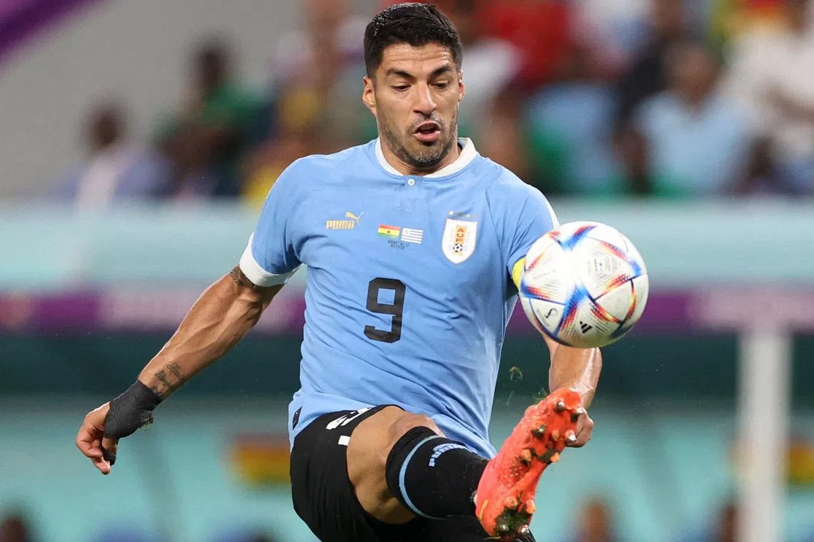 FILE PHOTO: Soccer Football - FIFA World Cup Qatar 2022 - Group H - Ghana v Uruguay - Al Janoub Stadium, Al Wakrah, Qatar - December 2, 2022 Uruguay's Luis Suarez in action REUTERS/Amr Abdallah Dalsh/File Photo