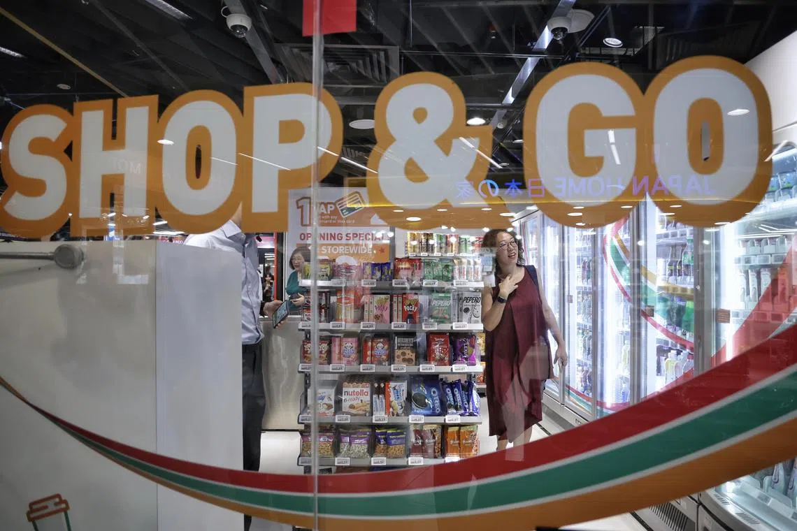 A guest visiting 7-Eleven’s self-checkout store at Hive by Stellar Lifestyle at basement one of Esplanade Xchange on Jan 22, 2024. Hive 2.0 introduces about 10 unique retail experiences focusing on automation, robotics and digital retail services. This includes 7-Eleven’s first self-checkout store in Singapore, room-sized robotic retail dispensing machines, and self-navigating robots that traverse common spaces, security gantries and lifts when delivering orders.

ST PHOTO: KEVIN LIM arhive22