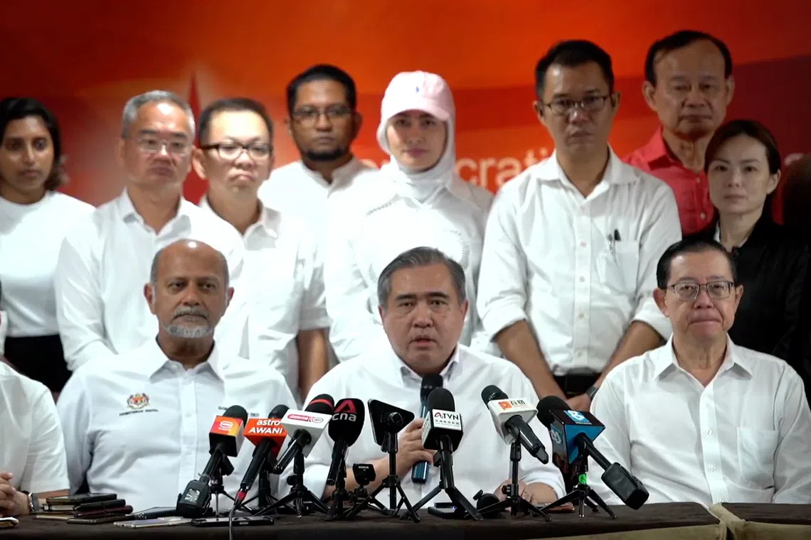 DAP's Loke Quits Cabinet Over Najib House Arrest