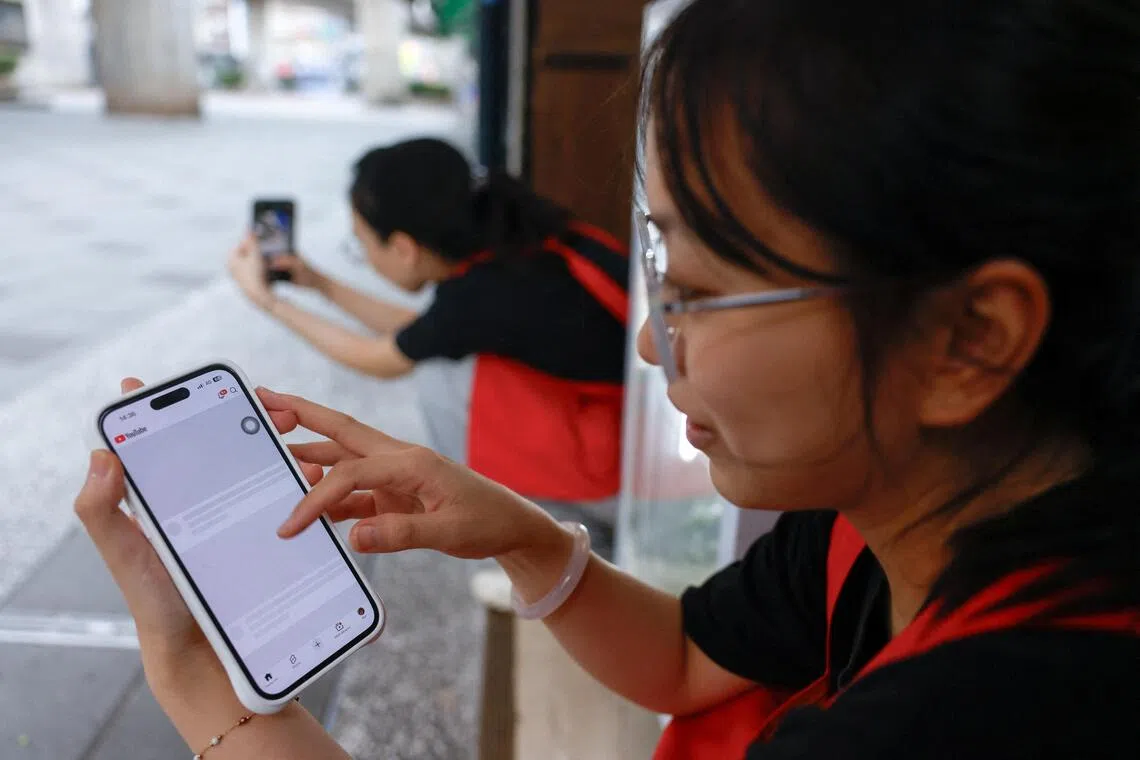 Taiwan throttles mobile internet speeds in defence drill